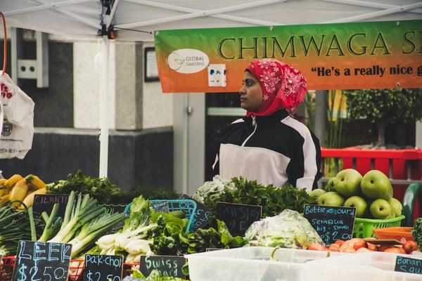 Comment faire des galettes de pommes de terre croustillantes avec une sauce à la ciboulette?