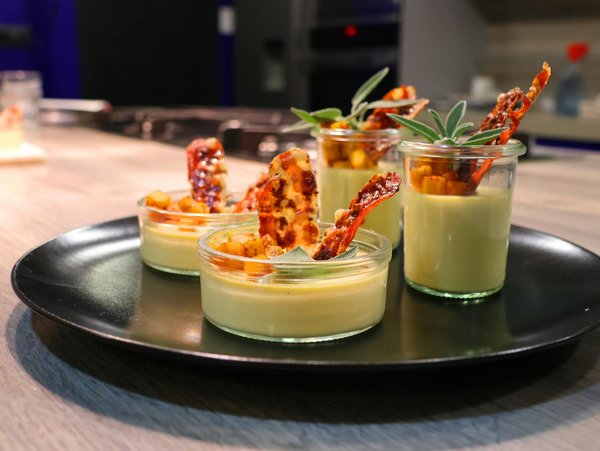 Quels sont les secrets pour une tarte au chocolat blanc et fruits rouges ?