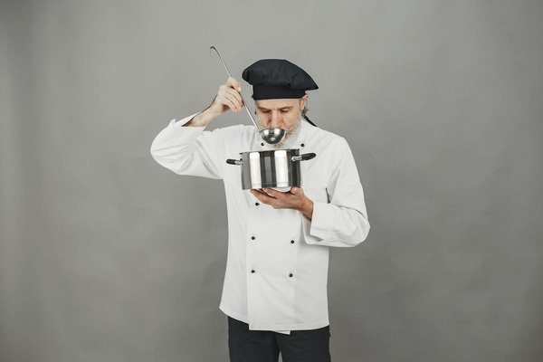 Quels sont les secrets pour une tarte à la rhubarbe avec une pâte sablée croustillante ?