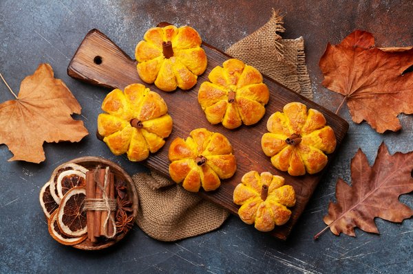 Quelle est la recette pour des muffins au chocolat blanc et framboises?